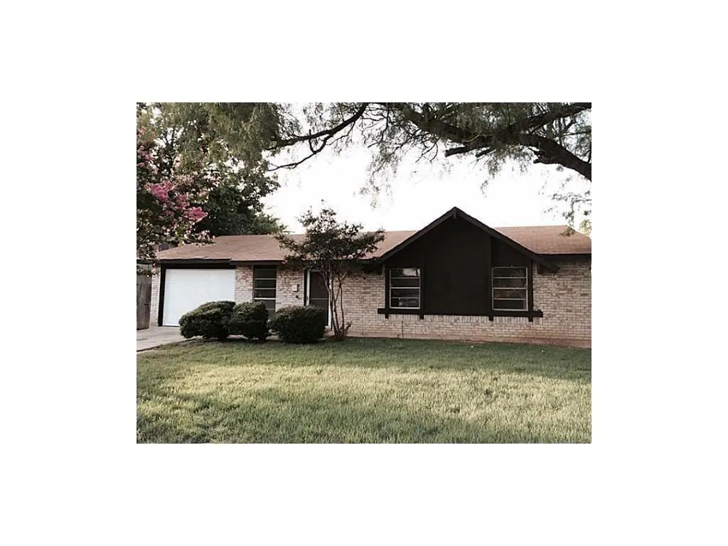 1067 Elmwood Drive, Lewisville