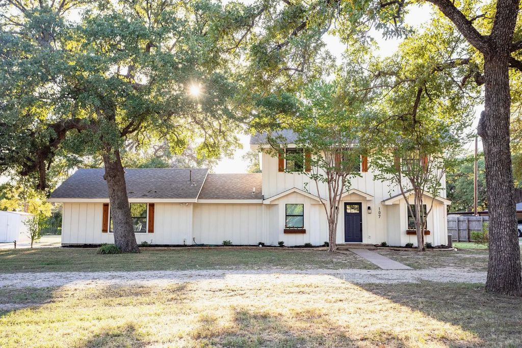 107 Spring Creek Street, Waco
