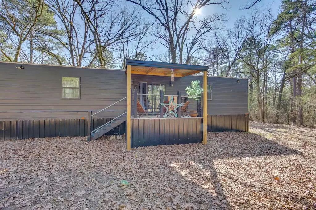 420 Private Road 8579, Winnsboro