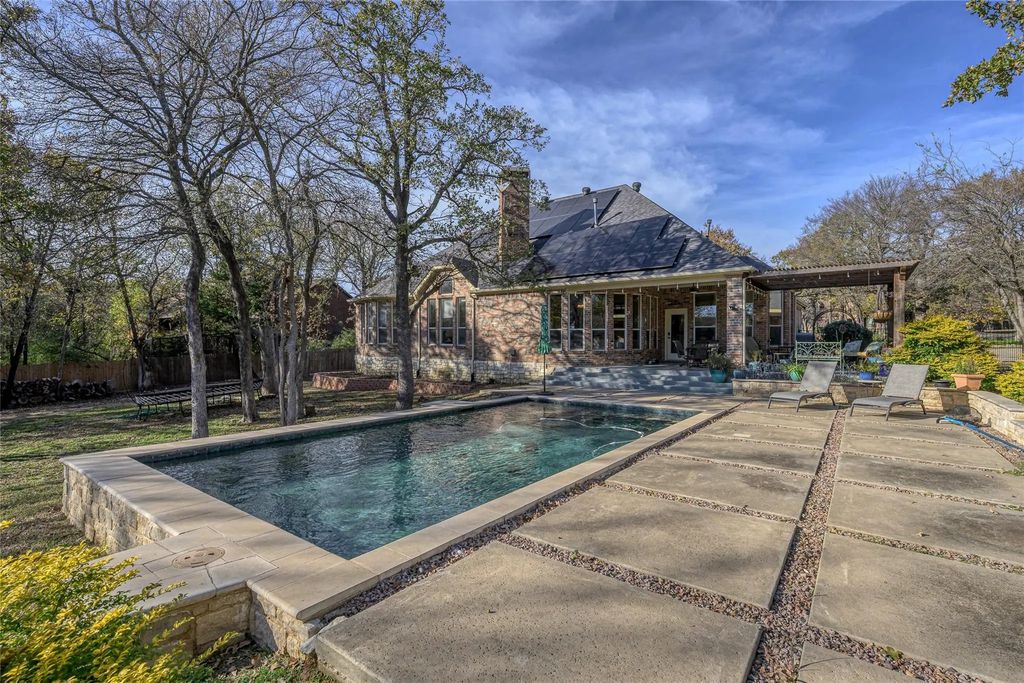 1071 E Oak Shores Drive, Cross Roads