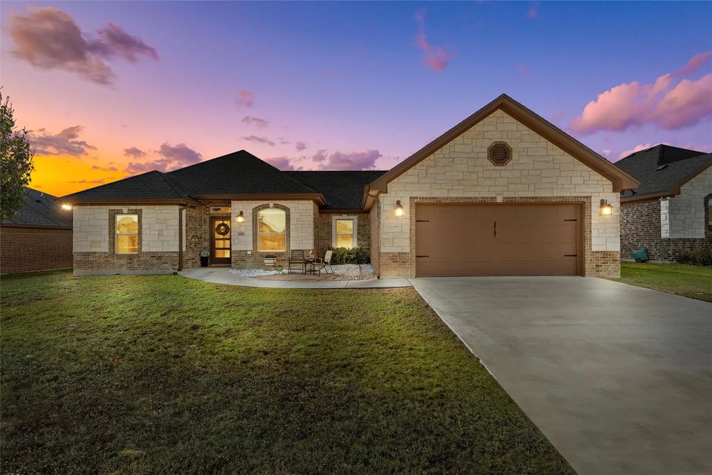 408 Magnolia Drive, Troy