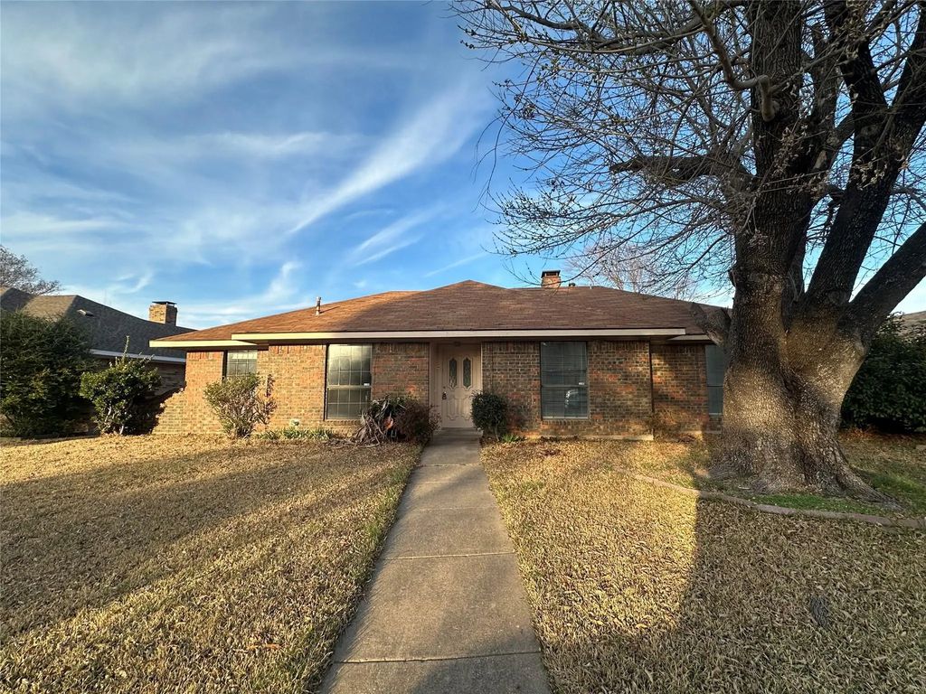 305 Marriott Lane, Garland