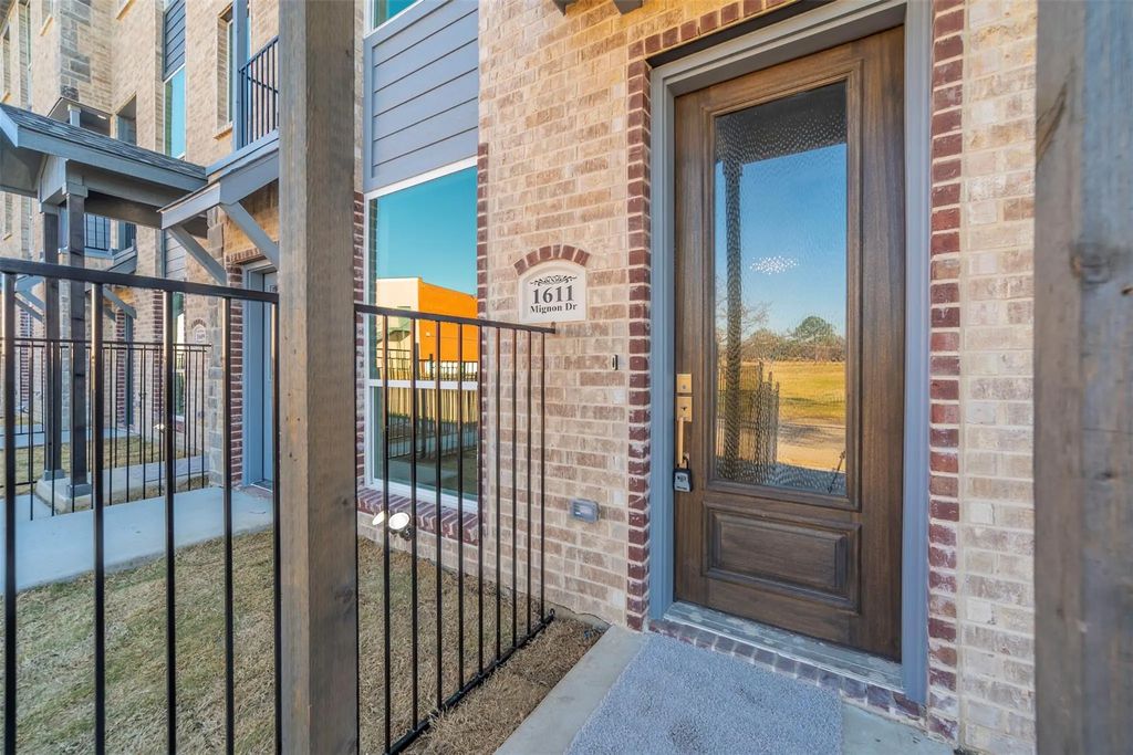 1611 Mignon Drive, Arlington