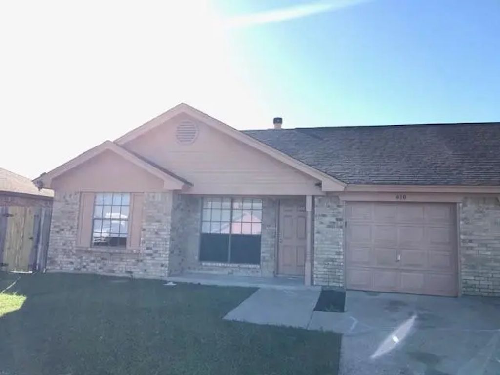 408 Signal Hill Court N 410, Fort Worth