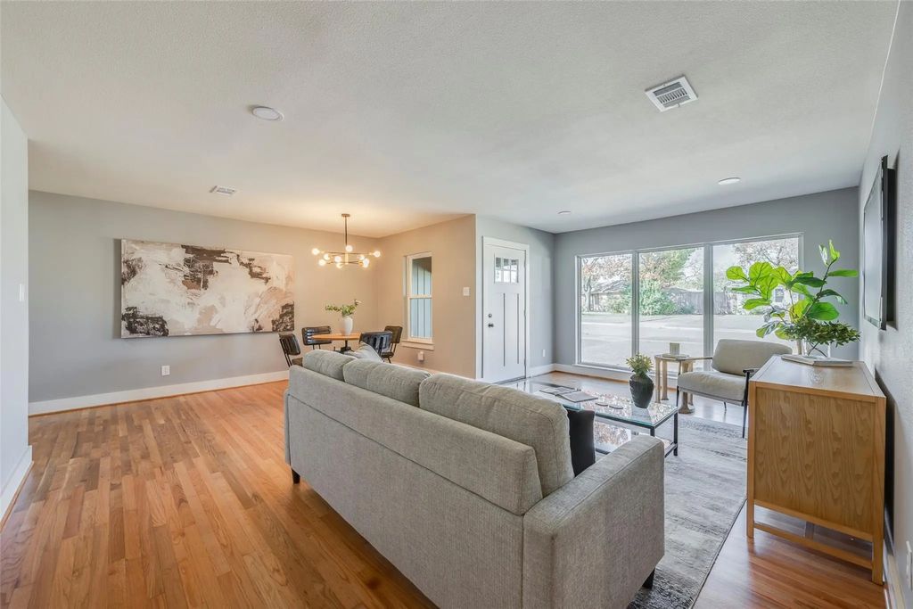 10136 San Juan Avenue, Dallas