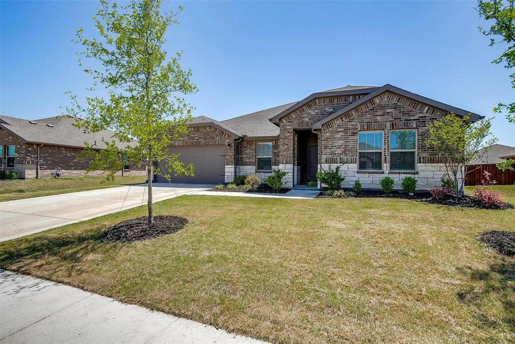 1338 Elmwood Drive, Cedar Hill