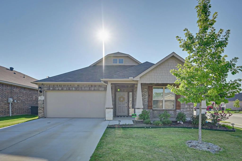 10621 Alpine Meadow Lane, Fort Worth