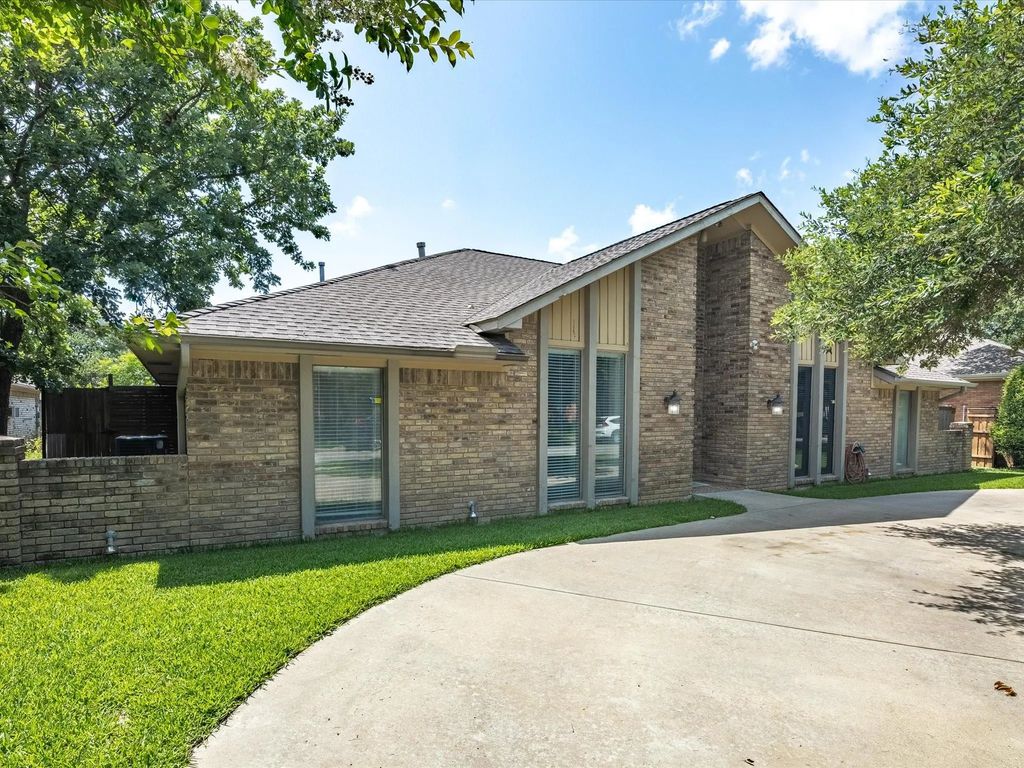 10315 Cimmaron Trail, Dallas