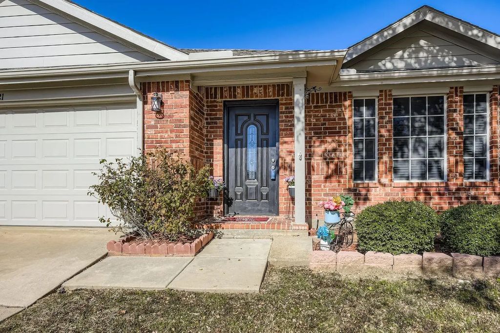 5121 Meridian Lane, Fort Worth