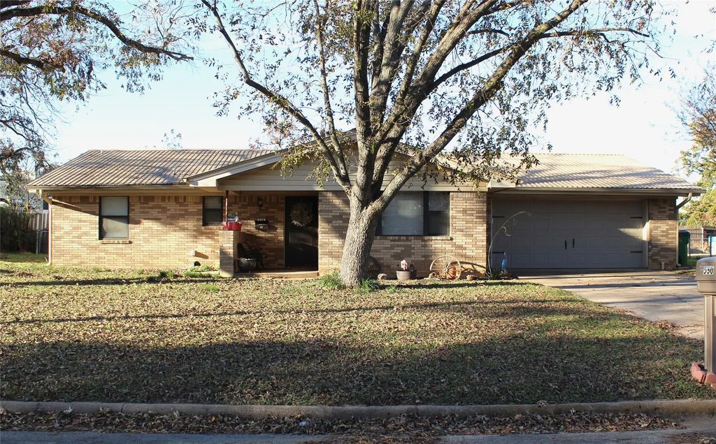 550 N Charlotte Avenue, Stephenville