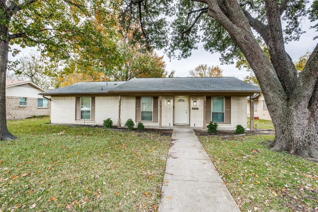 1014 Ravencroft Drive, Garland
