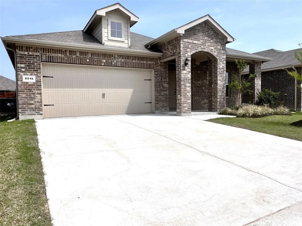 8916 Boulder Oak Boulevard, Fort Worth