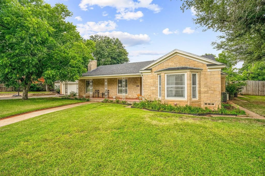 341 S Moseley Street, De Leon