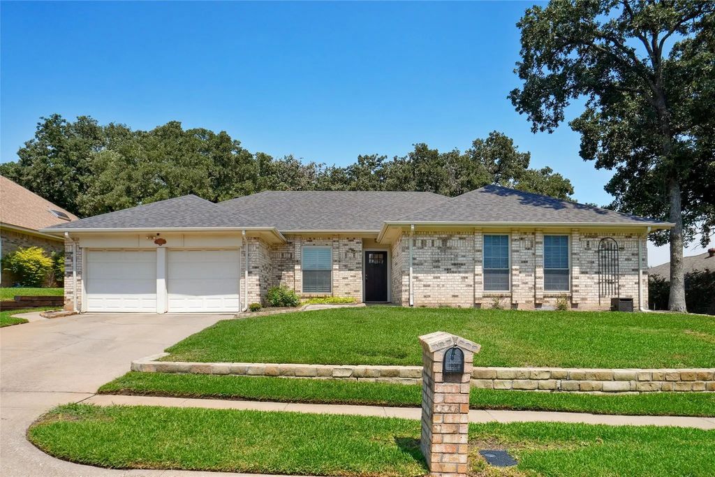1000 Forest Trail Court, Euless