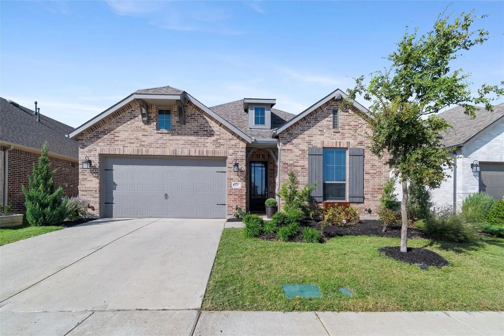4005 Crossroads Court, Oak Point