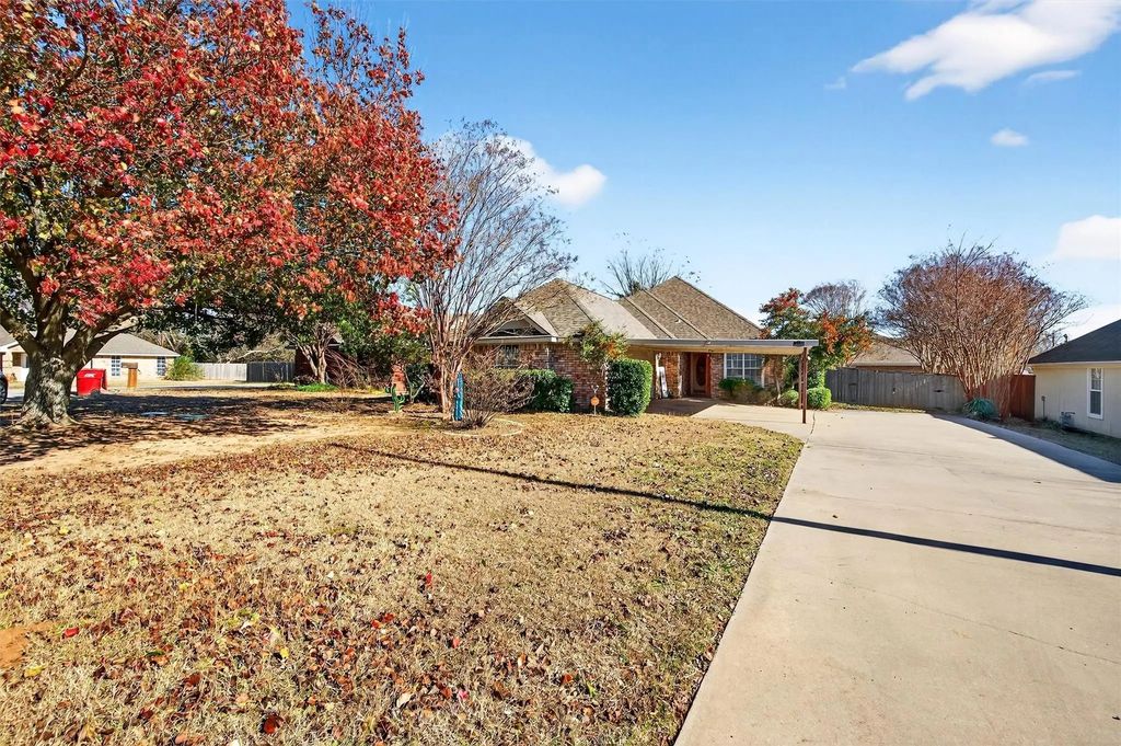 207 Gayle Circle, Bells