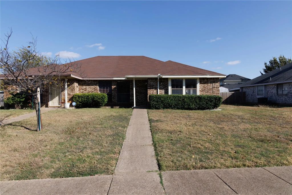 2910 Tanglewood Drive, Lancaster