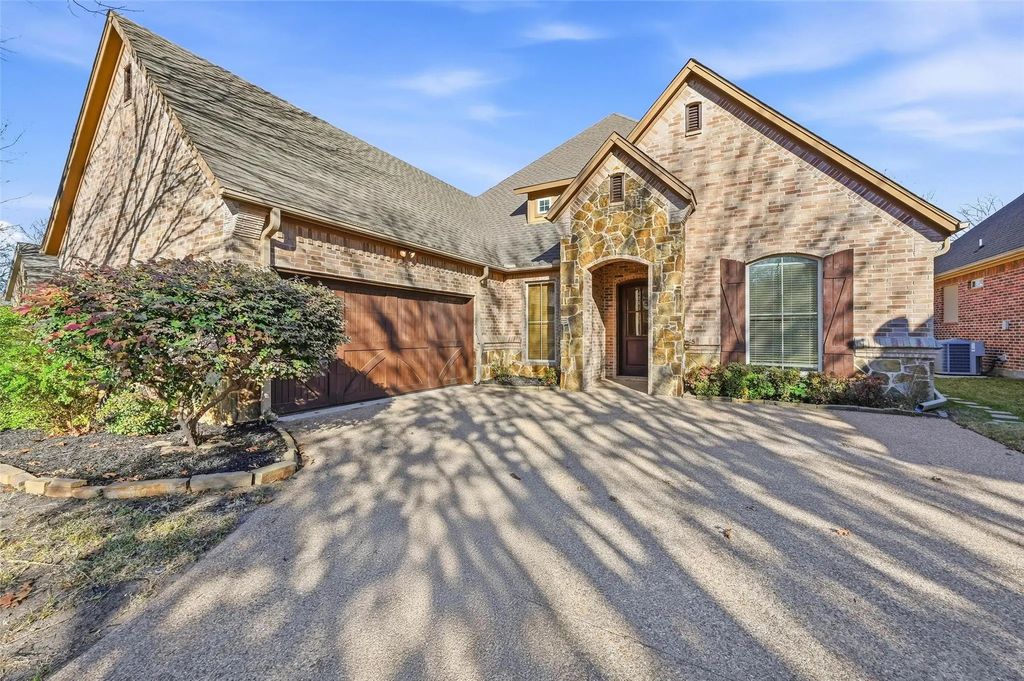 3603 Regents Park Court, Arlington