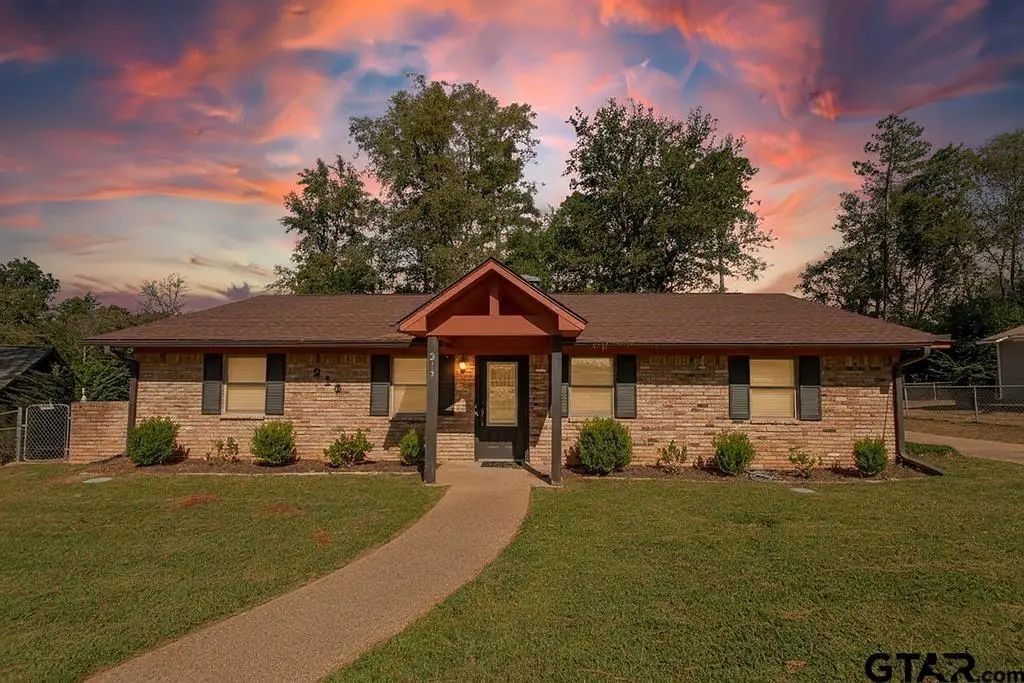 213 Treetop Lane, Hideaway