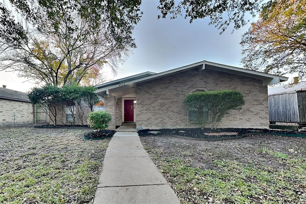 2902 Fern Glen Drive, Garland