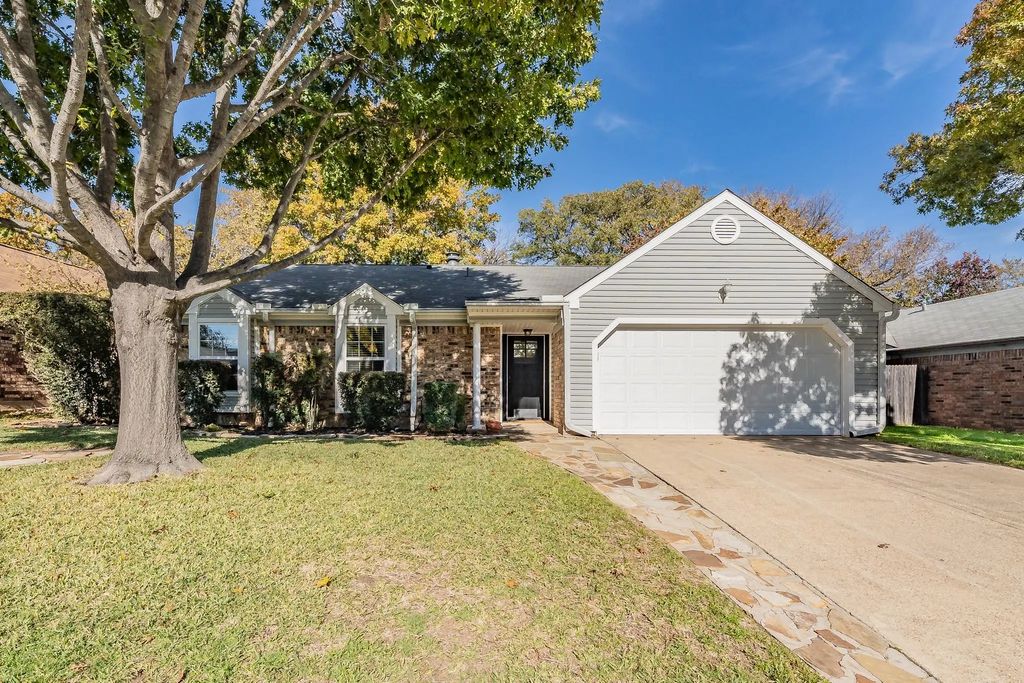 505 Rosemary Lane, Euless