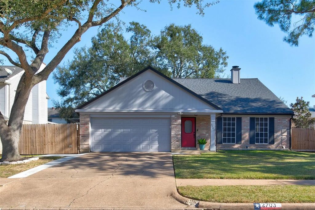 2703 Village Mills Drive, Pearland