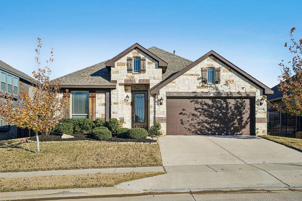 5436 Quiet Woods Trail, Fort Worth