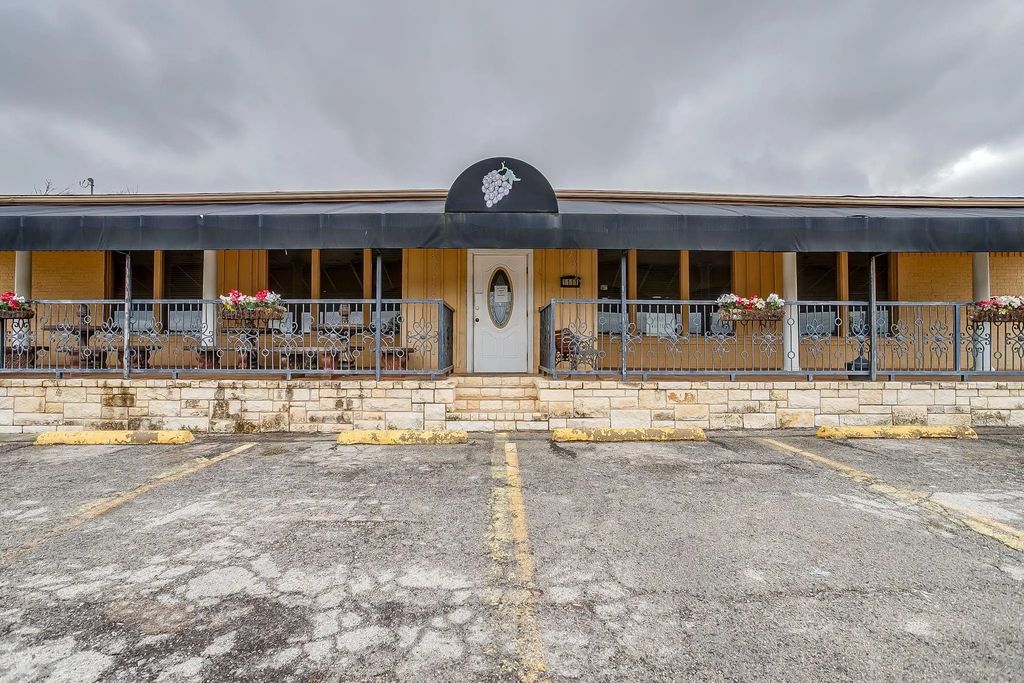 1111 State Highway 16 S, Graham