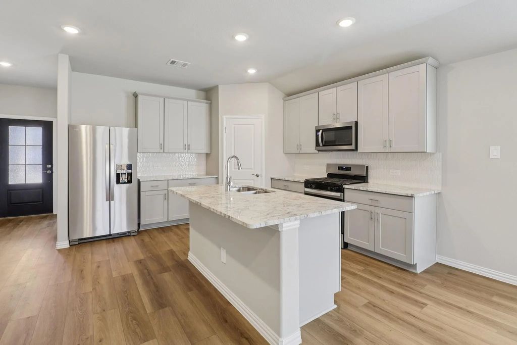 711 London Town Lane, Princeton