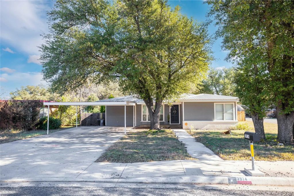 3914 Austin Avenue, Brownwood