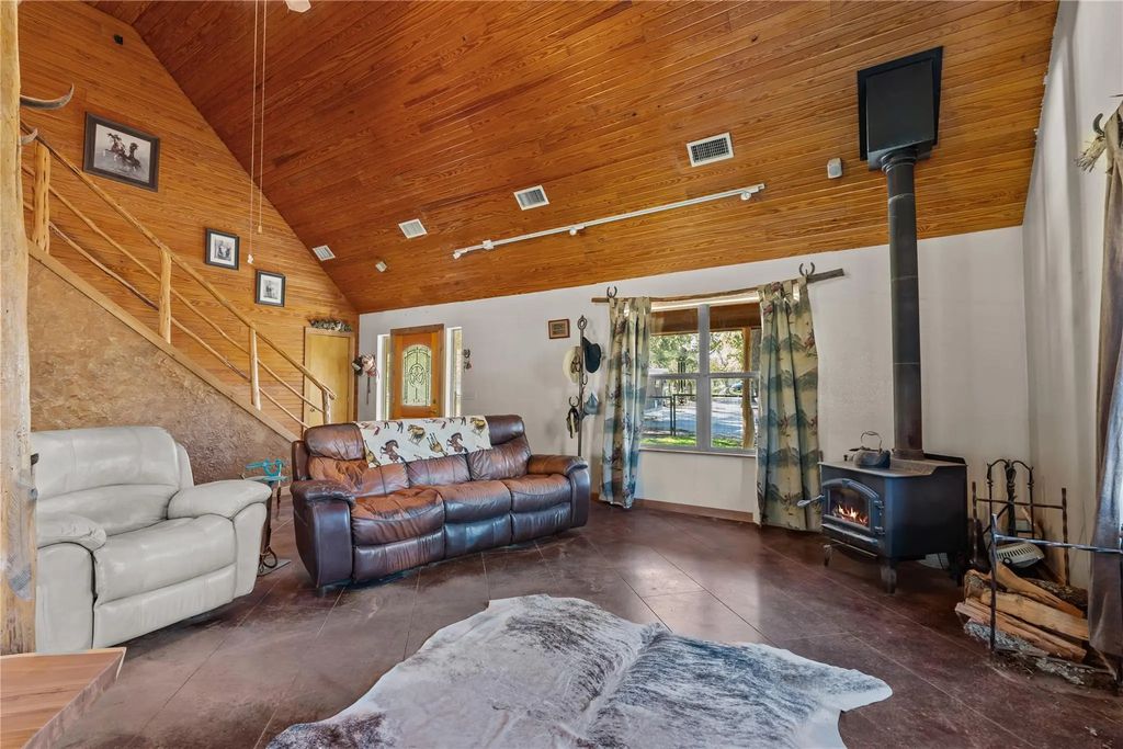 262 N Cheyenne Trail, Springtown