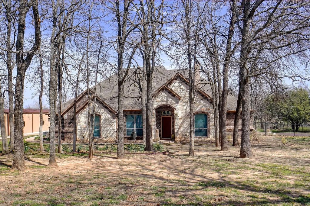 226 Falcon Drive, Weatherford