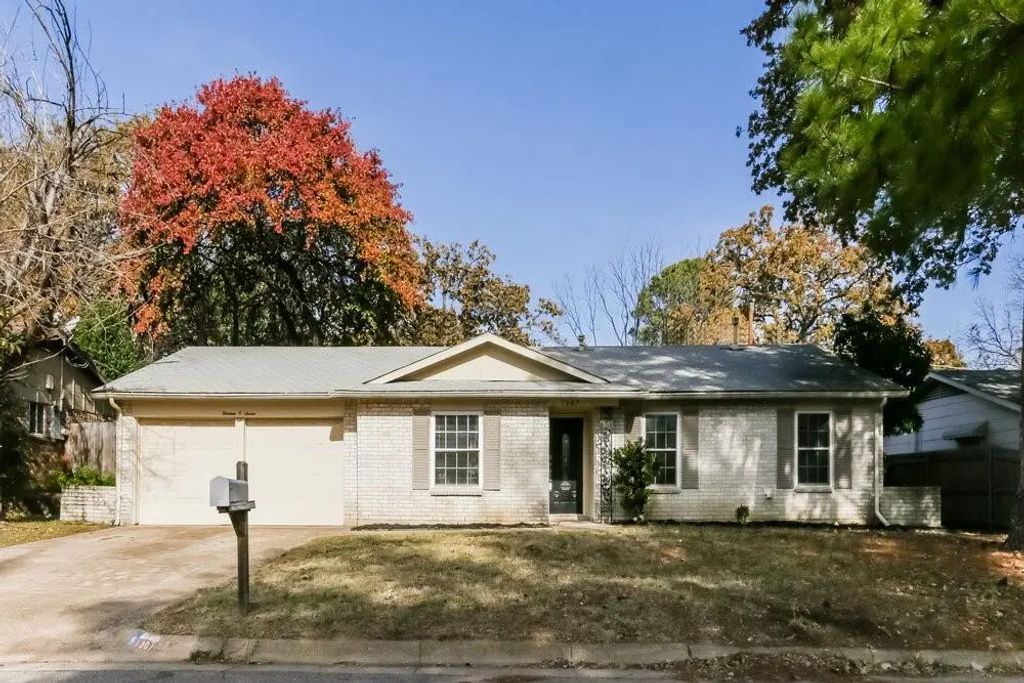 1307 Columbine Court, Arlington