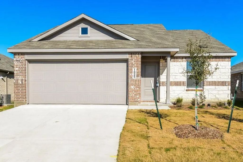 1825 Javelina Street, Royse City