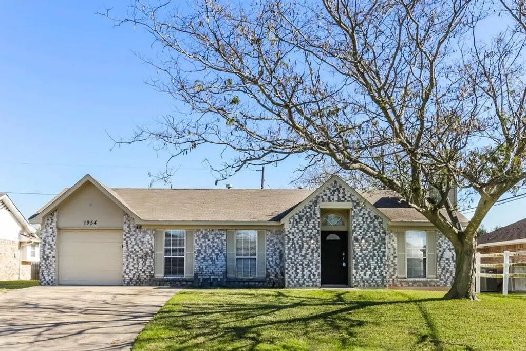 1954 Carrington Drive, Glenn Heights