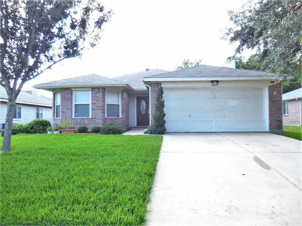 2209 Lookout Lane, Denton