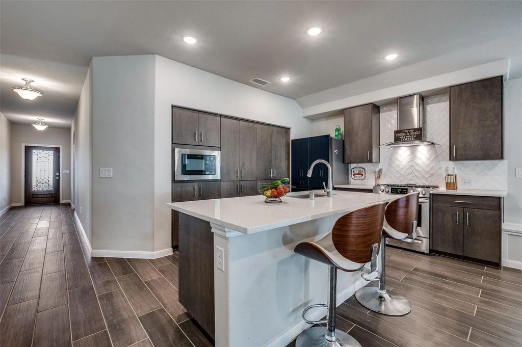 1220 Mill Place, Aubrey