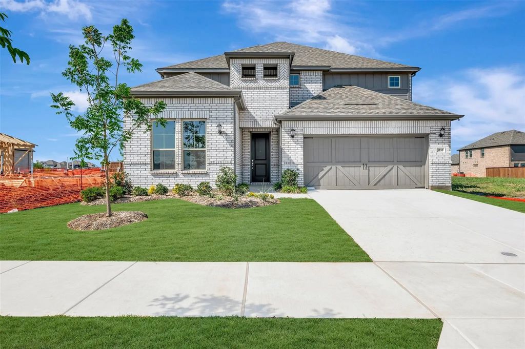 5333 Hybern Avenue, Aubrey