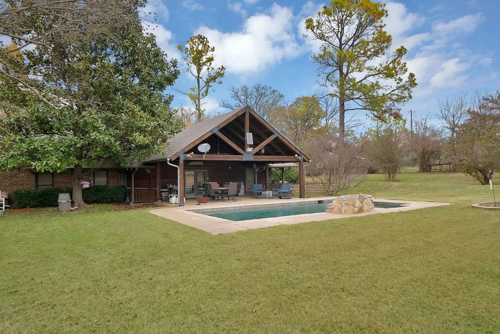 1317 Sweet Springs Road, Weatherford