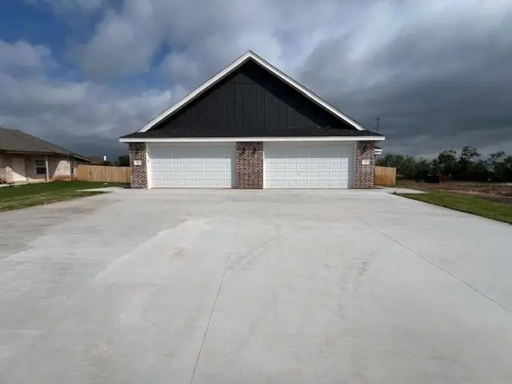 142 Pedernales, Abilene