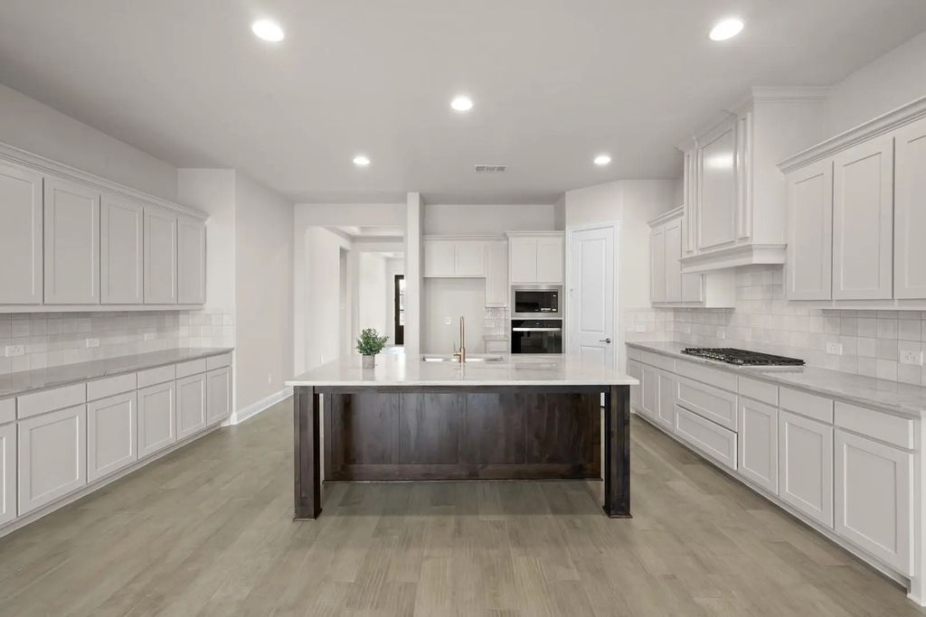 2608 Lila, Burleson