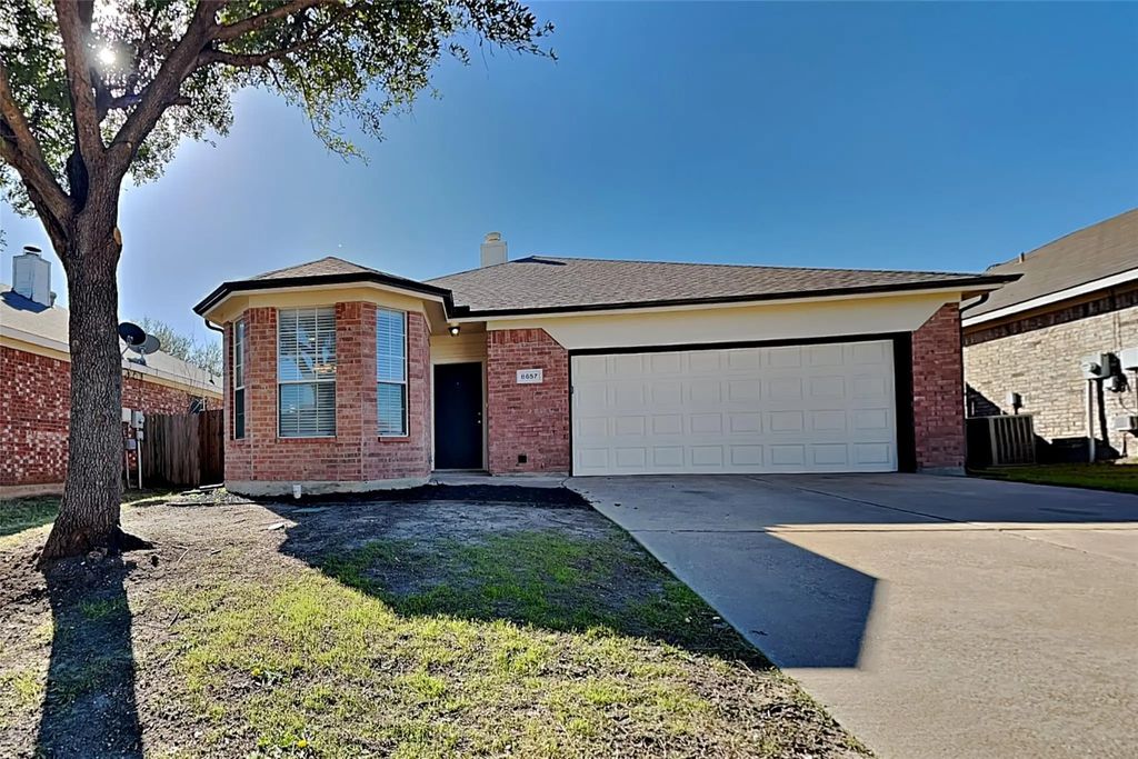 8657 Arcadia Park Drive, Fort Worth