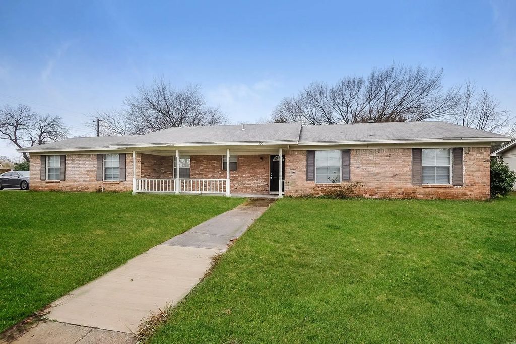 3001 Rufe Snow Drive, Richland Hills