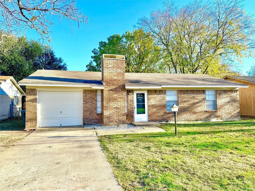 504 Campbell Lane, Denton