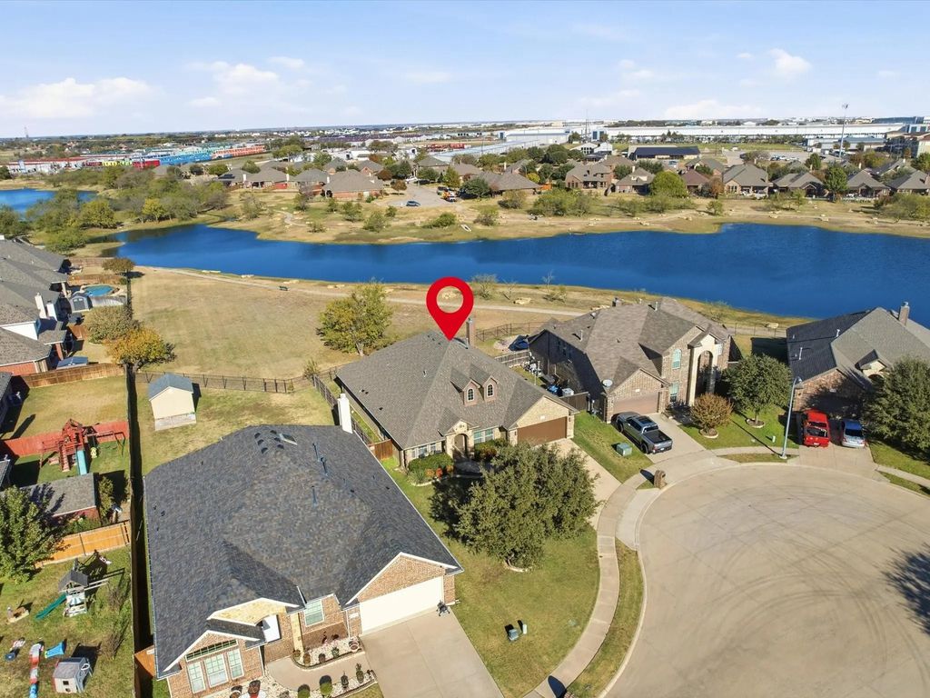 2313 Frosted Willow Lane, Fort Worth