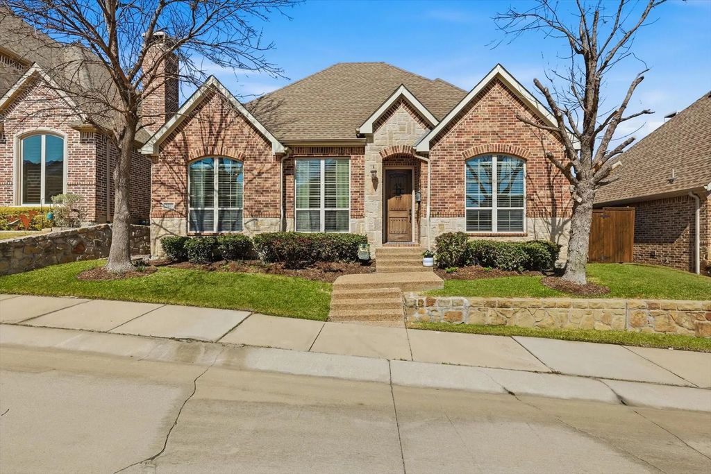2605 Lady Viviane Lane, Lewisville