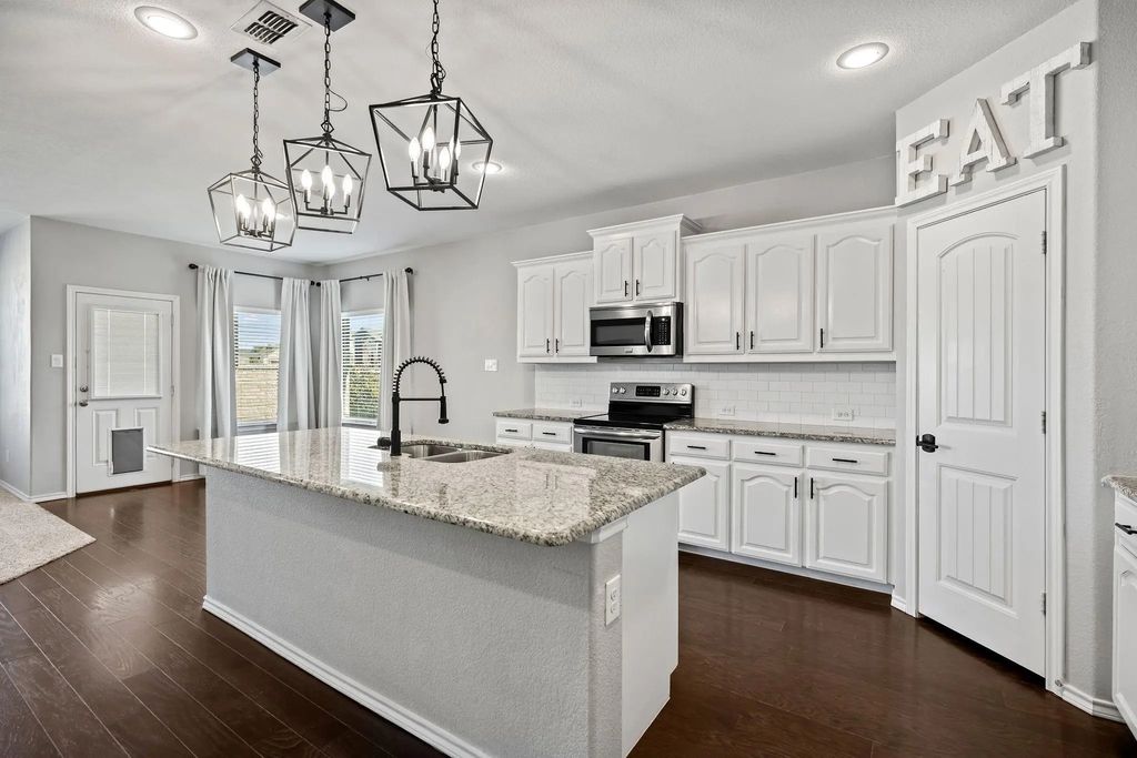 1000 Barry Drive, Weatherford