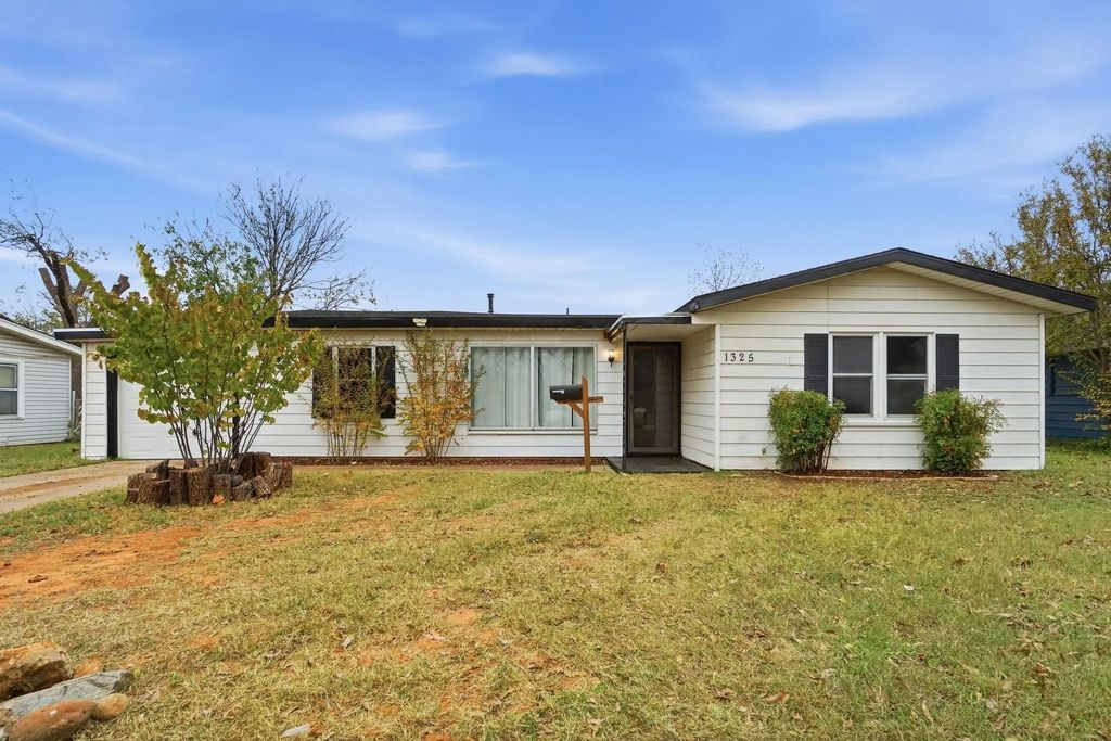 1325 S San Jose Drive, Abilene