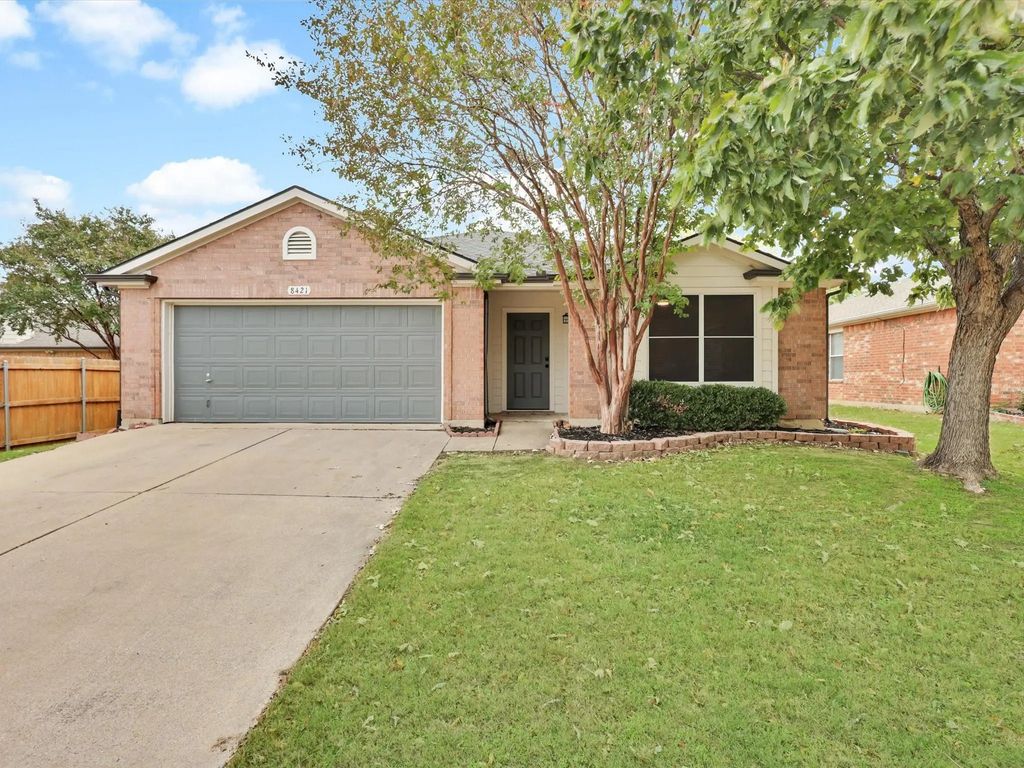 8421 Ranch Hand Trail, Fort Worth