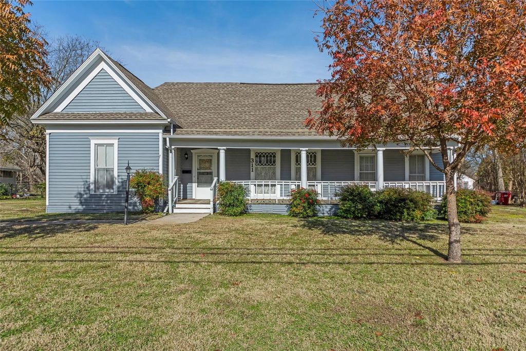 311 Summit Street, Farmersville